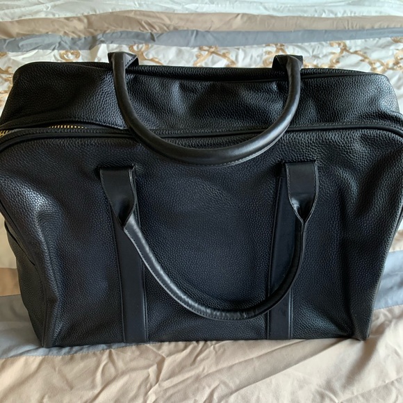 Handbags - Black faux leather carryon
